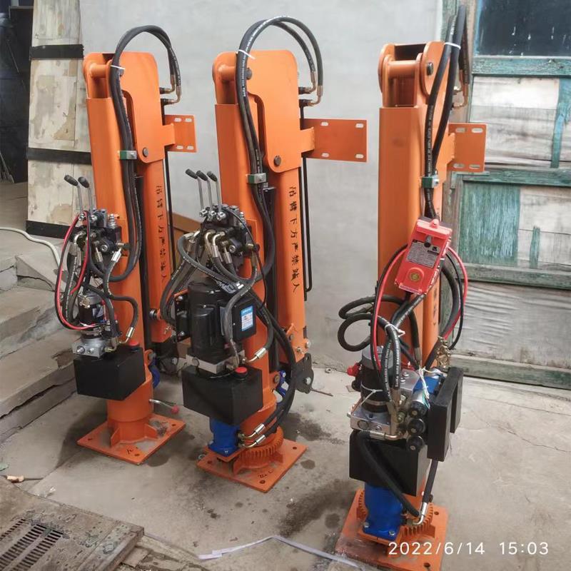 额尔古纳市重汽蓝牌随车吊 3.2吨 国六动力强 液压驱动 农用自卸起重机